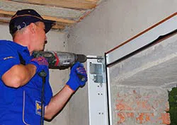 Trust Garage Door Garland, TX 972-649-0762 - repair-side